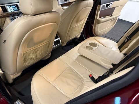 Jaguar XF 2.2 XF Luxury Sportbrake D Auto 5dr 43