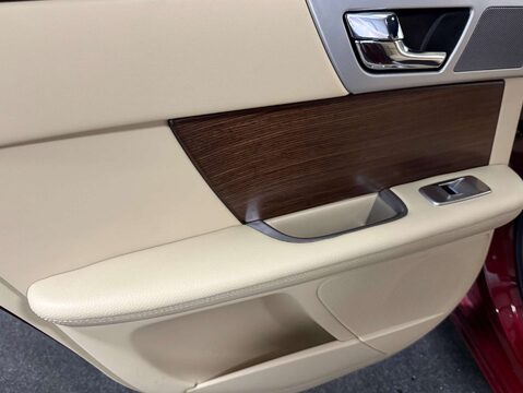 Jaguar XF 2.2 XF Luxury Sportbrake D Auto 5dr 40