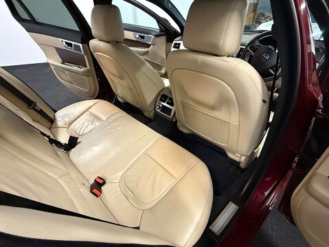 Jaguar XF 2.2 XF Luxury Sportbrake D Auto 5dr 32