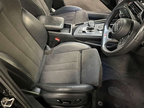 Audi A4 2.0 A4 Black Edition 40 TDI Quattro Semi-Auto 4WD 5dr 11