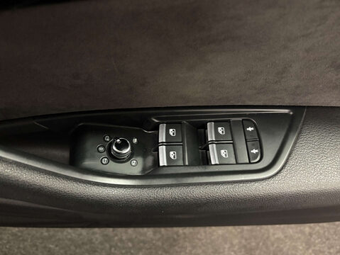 Audi A4 2.0 A4 Black Edition 40 TDI Quattro Semi-Auto 4WD 5dr 14