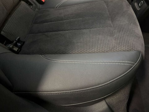 Audi A4 2.0 A4 Black Edition 40 TDI Quattro Semi-Auto 4WD 5dr 34