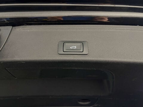 Audi A4 2.0 A4 Black Edition 40 TDI Quattro Semi-Auto 4WD 5dr 40