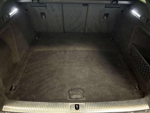 Audi A4 2.0 A4 Black Edition 40 TDI Quattro Semi-Auto 4WD 5dr 39