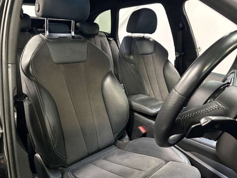 Audi A4 2.0 A4 Black Edition 40 TDI Quattro Semi-Auto 4WD 5dr 9