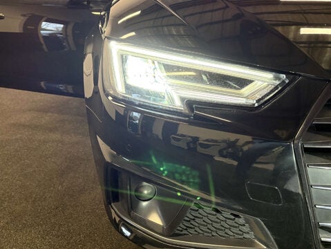 Audi A4 2.0 A4 Black Edition 40 TDI Quattro Semi-Auto 4WD 5dr 52