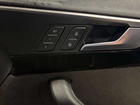 Audi A4 2.0 A4 Black Edition 40 TDI Quattro Semi-Auto 4WD 5dr 13