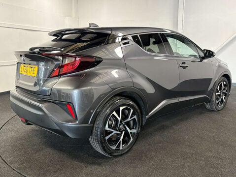 Toyota C-HR 1.8 C-HR Design HEV CVT 5dr 5