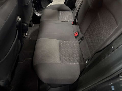 Toyota C-HR 1.8 C-HR Design HEV CVT 5dr 42