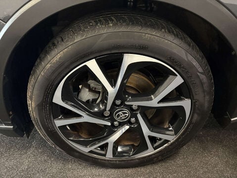 Toyota C-HR 1.8 C-HR Design HEV CVT 5dr 50