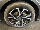 Toyota C-HR 1.8 C-HR Design HEV CVT 5dr 8