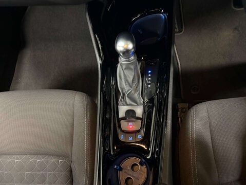 Toyota C-HR 1.8 C-HR Design HEV CVT 5dr 26