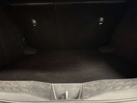 Toyota C-HR 1.8 C-HR Design HEV CVT 5dr 37