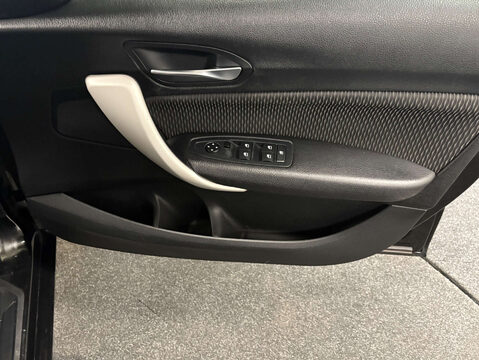 BMW 1 Series 1.5 118I SE Auto 5dr 13