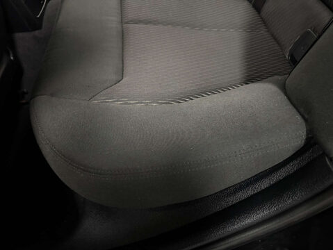 BMW 1 Series 1.5 118I SE Auto 5dr 38