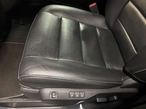 Peugeot Traveller 2.0 Traveller Allure Standard Blue HDi Auto 5dr 38