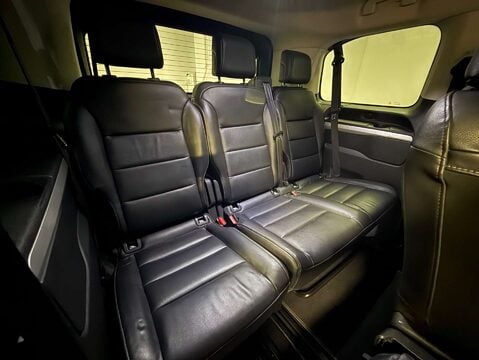 Peugeot Traveller 2.0 Traveller Allure Standard Blue HDi Auto 5dr 26