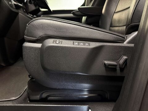 Peugeot Traveller 2.0 Traveller Allure Standard Blue HDi Auto 5dr 37