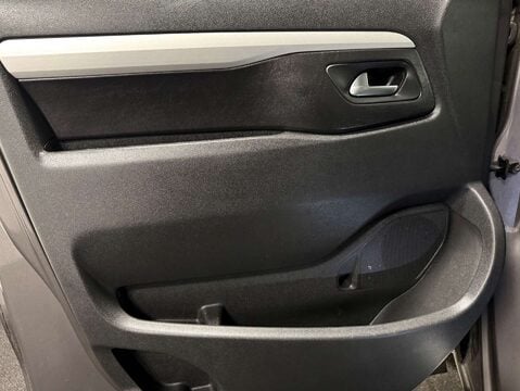 Peugeot Traveller 2.0 Traveller Allure Standard Blue HDi Auto 5dr 35