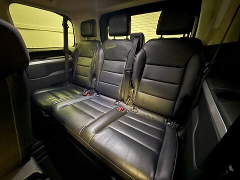 Peugeot Traveller 2.0 Traveller Allure Standard Blue HDi Auto 5dr 34