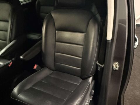 Peugeot Traveller 2.0 Traveller Allure Standard Blue HDi Auto 5dr 36