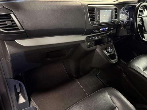 Peugeot Traveller 2.0 Traveller Allure Standard Blue HDi Auto 5dr 40