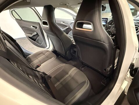 Mercedes-Benz GLA 1.6 GLA 180 Urban Edition Auto 5dr 23