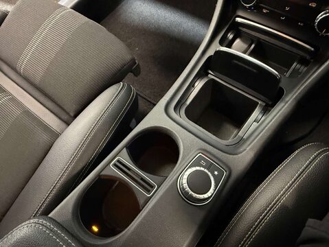 Mercedes-Benz GLA 1.6 GLA 180 Urban Edition Auto 5dr 20