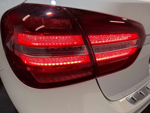 Mercedes-Benz GLA 1.6 GLA 180 Urban Edition Auto 5dr 28