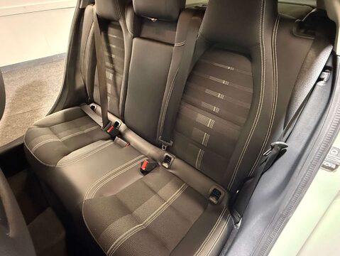 Mercedes-Benz GLA 1.6 GLA 180 Urban Edition Auto 5dr 32