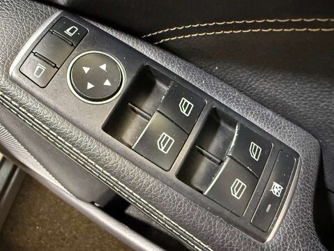 Mercedes-Benz GLA 1.6 GLA 180 Urban Edition Auto 5dr 12