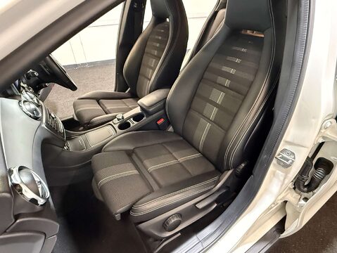 Mercedes-Benz GLA 1.6 GLA 180 Urban Edition Auto 5dr 36