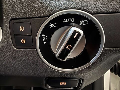 Mercedes-Benz GLA 1.6 GLA 180 Urban Edition Auto 5dr 13