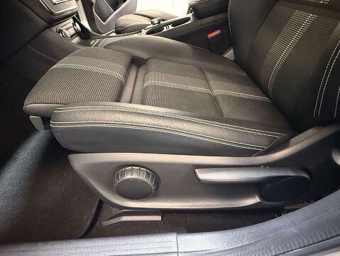 Mercedes-Benz GLA 1.6 GLA 180 Urban Edition Auto 5dr 33