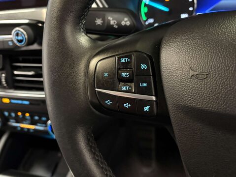 Ford Kuga 2.5 Kuga Titanium PHEV CVT 5dr 17