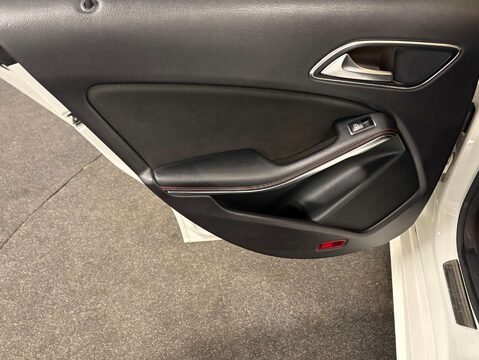 Mercedes-Benz CLA Class 1.6 CLA 200 AMG Line Night Edition 4dr 44