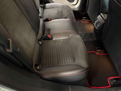 Mercedes-Benz CLA Class 1.6 CLA 200 AMG Line Night Edition 4dr 32