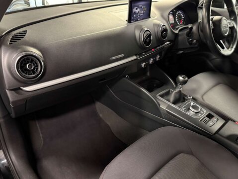 Audi A3 1.0 A3 Sportback 30 TFSI SE Technik 5dr 47