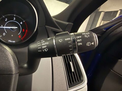 Jaguar E-Pace 2.0 E-Pace R-Dynamic S D AWD Auto 4WD 5dr 17