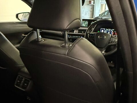 Lexus Ux 2.0 UX 250h 4x2 CVT 5dr 33