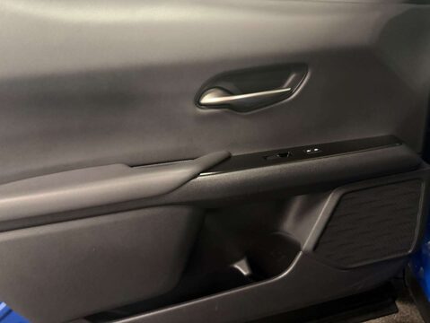 Lexus Ux 2.0 UX 250h 4x2 CVT 5dr 39