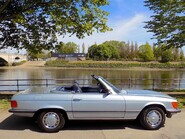 Mercedes-Benz SL Series 280 SL 9