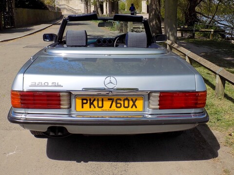 Mercedes-Benz SL Series 280 SL 48