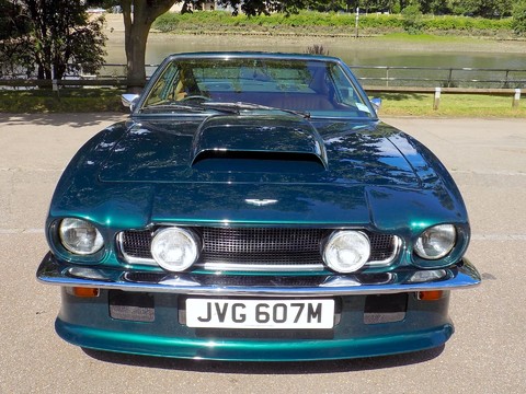 Aston Martin V8 Series 3 15