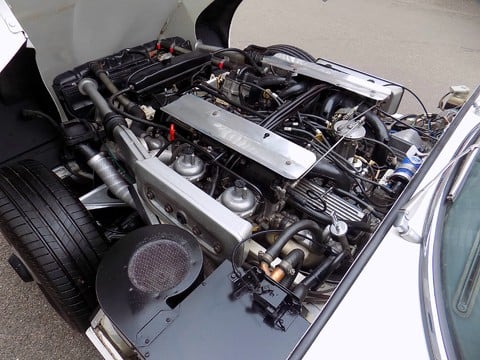 Jaguar E-Type V12 5.3 Roadster 16