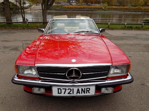 Mercedes-Benz SL Series 300 SL 22