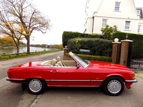 Mercedes-Benz SL Series 300 SL 28