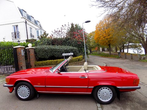 Mercedes-Benz SL Series 300 SL 29