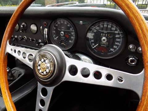 Jaguar E-Type S1½ 4.2 Roadster 54