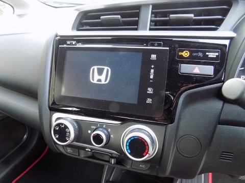 Honda Jazz 1.3 i-VTEC SE Navi 5dr CVT Petrol Hatchback 22